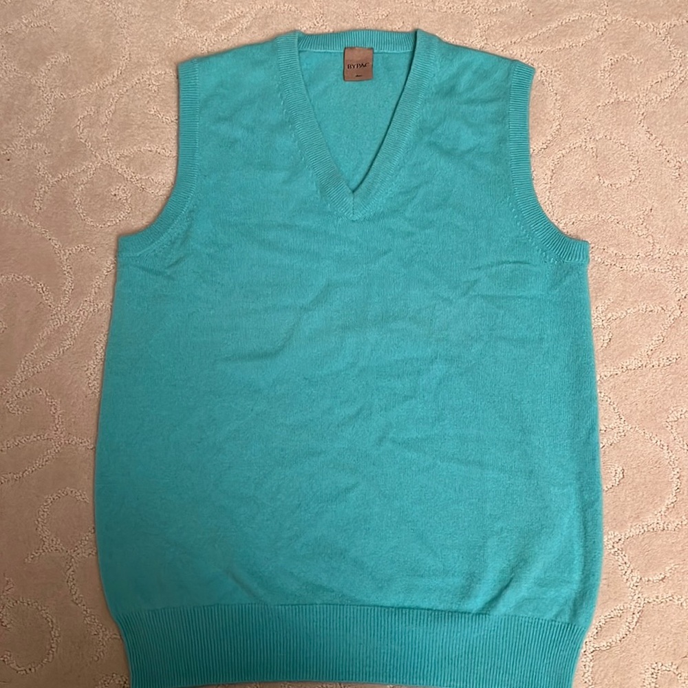 BYPAC by Paris cashmere vest Tiffany Blue. size FS. Mint condition